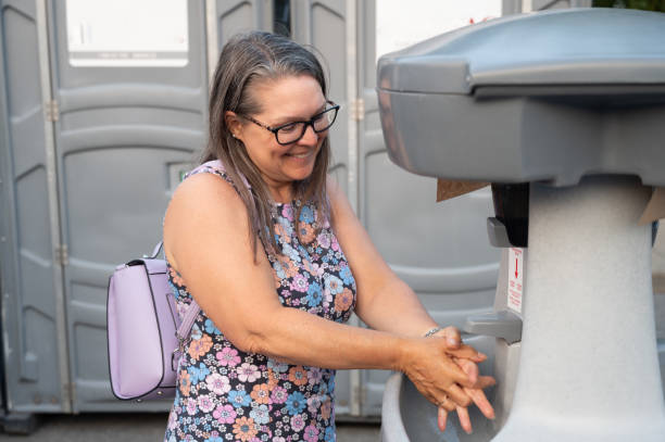 Best Porta potty delivery and setup  in Benton Harbor, MI